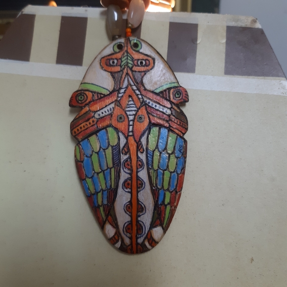 Pacific Northwest animal totem reversible szesko handpainted gemstone Necklace - Picture 2 of 6